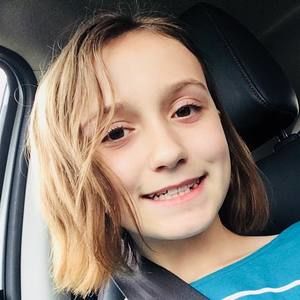 Meet your Posher, Ella